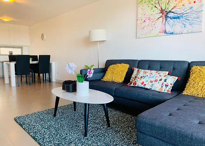Beautiful Home Close To Shopping Mall And Train Hornsby