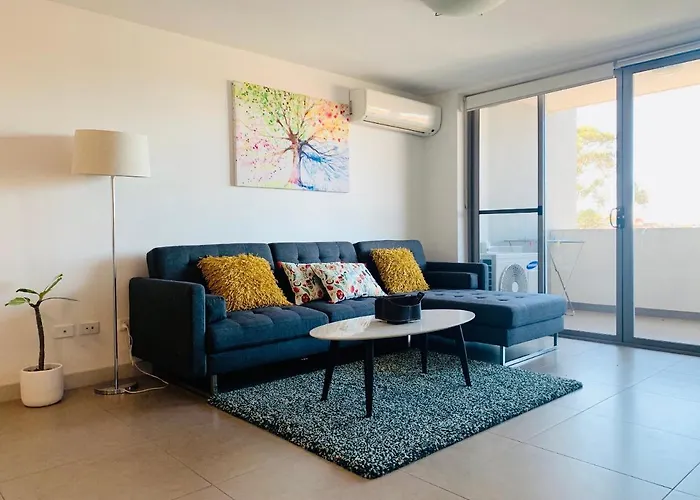Beautiful Home Close To Shopping Mall And Train Hornsby