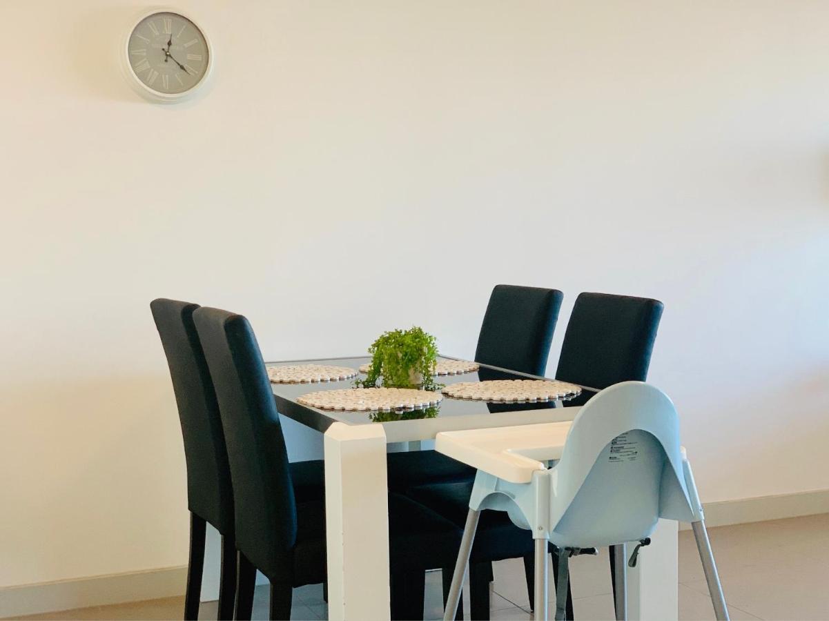 Apartment Beautiful Close To Shopping Mall And Train *
