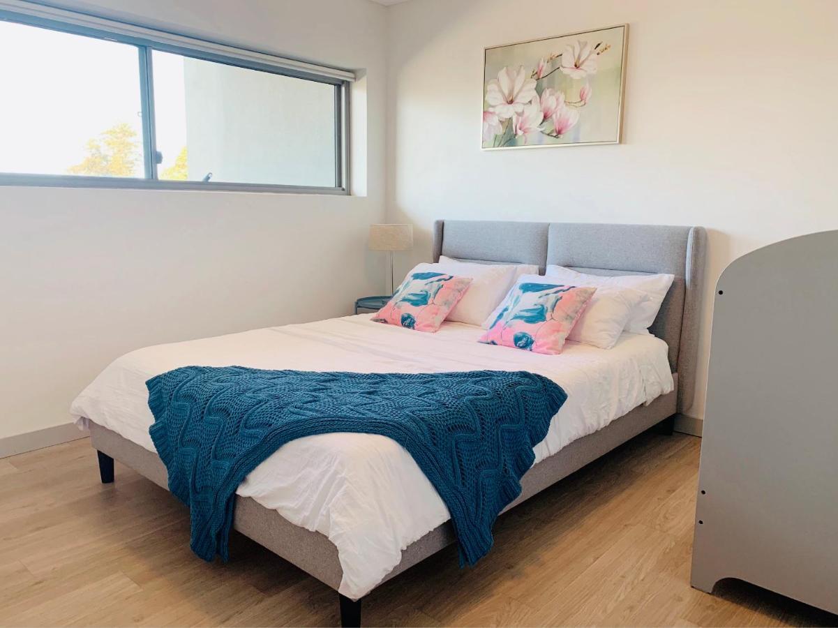 Beautiful Close To Shopping Mall And Train *